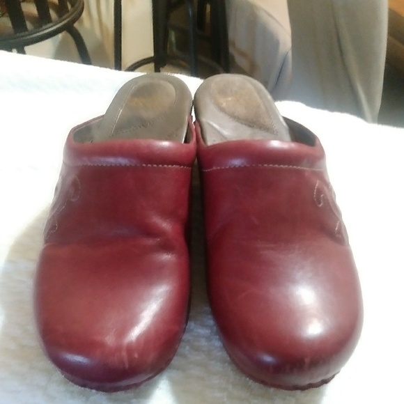 Dansko Shoes - Dansko burgandy size 39